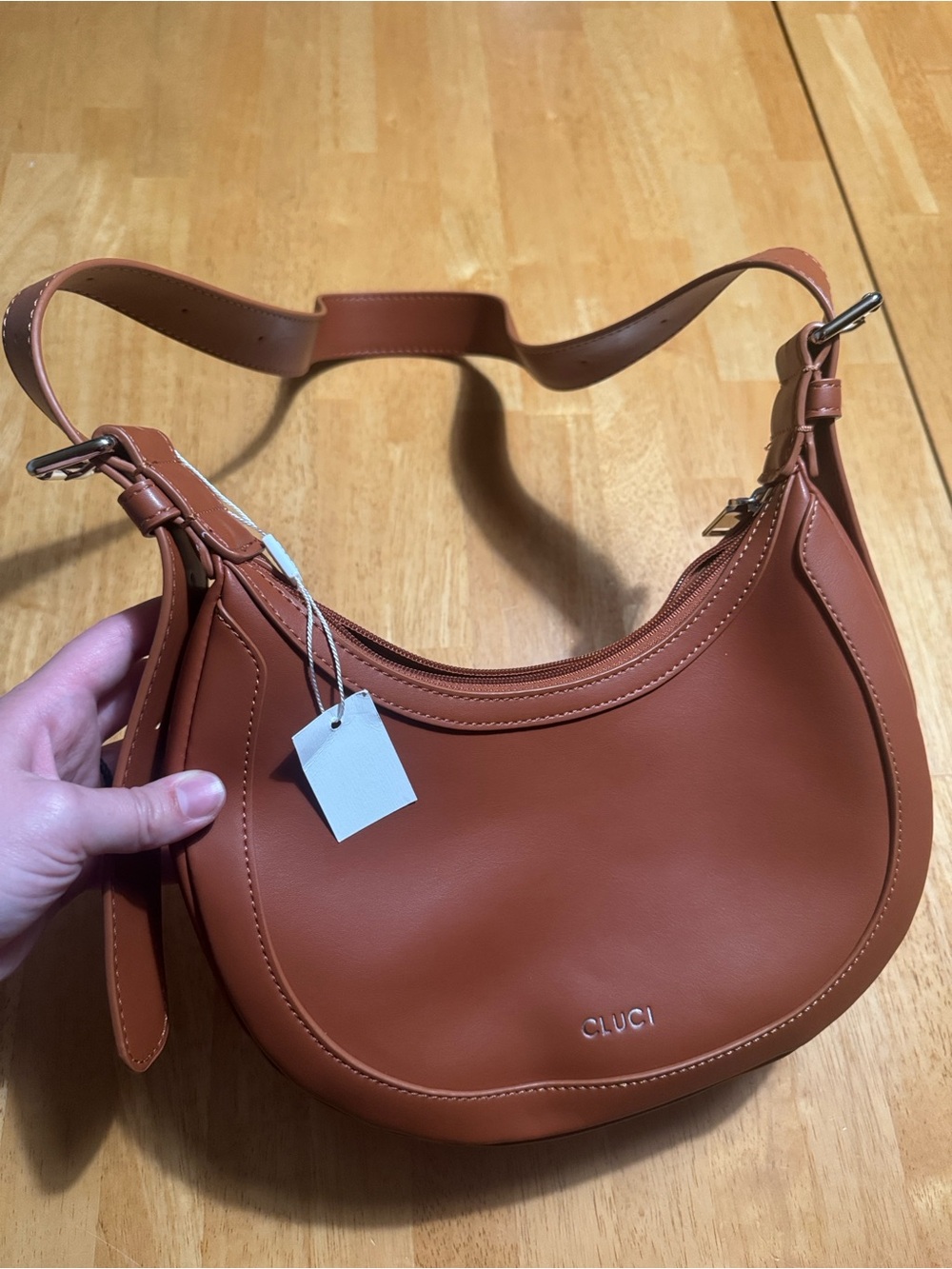 Cluci Women's Crescent Shoulder Bag in Cognac